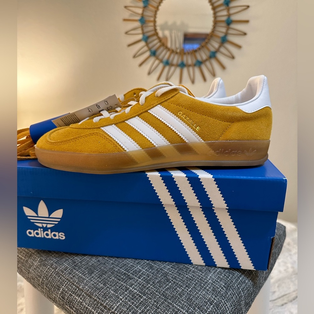 adidas Gazelle Indoor Orange Peel/Cloud White/Gold Metallic 8.5 W